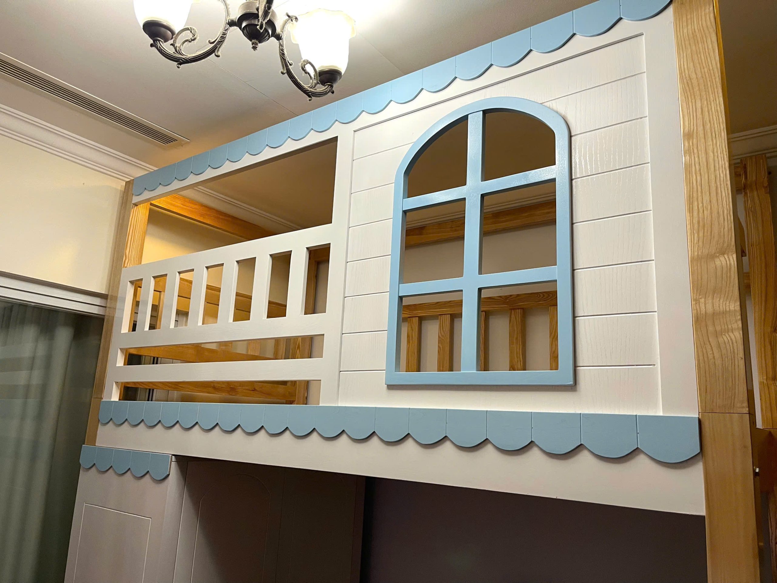 z7024371441556_5c4cbb6ef53880a25265df39455d587b